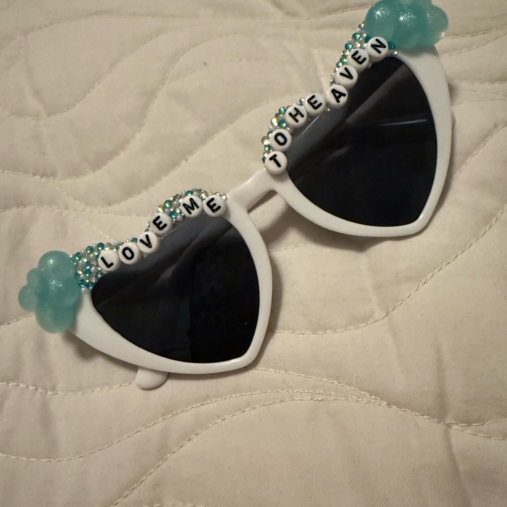 Love me to Heaven Sunglasses style 3